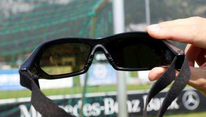 雷西纳在拜仁训练中引入“闪光眼镜”